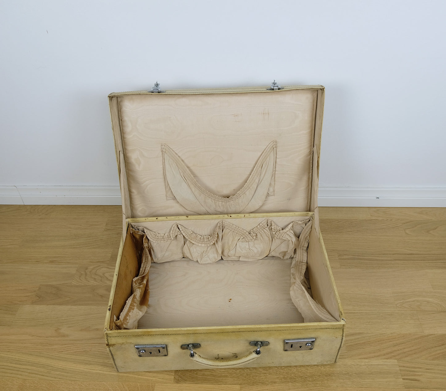 John Pound, hand sewn suitcase, vellum, 1920s, English, unique